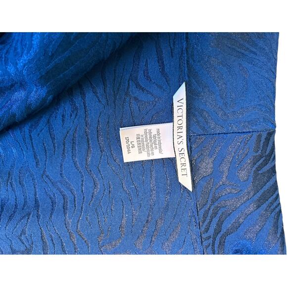 NWOT Amazing Victoria’s Secret Blue Black Satin Embossed Lounge Jumpsuit  Large - Picture 14 of 16